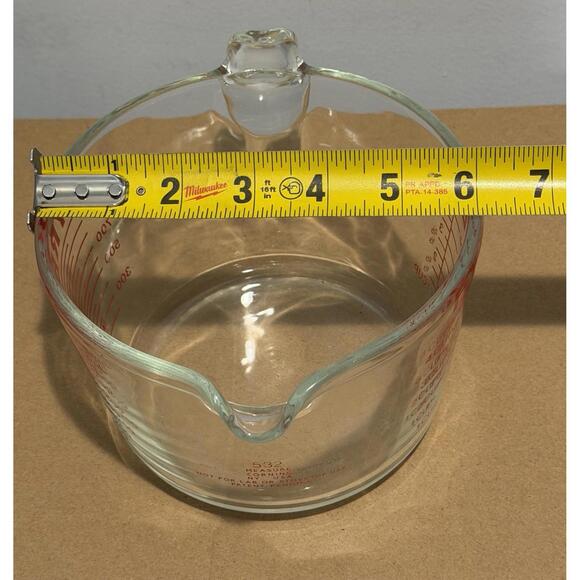 Pyrex 4 Cup/32oz Glass Measuring Cup with Red Lettering - Picture 6 of 6